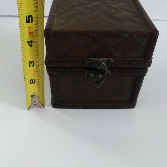 BROWN LIGHTWEIGHT WOOD LOOKING TRINKET BOX - Picture 4 of 10